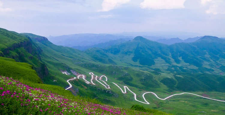 韭菜坪風(fēng)景名勝區(qū)旅游公路波形護(hù)欄工程