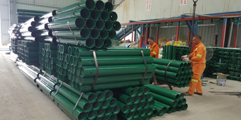 大方縣噴塑草綠色公路護(hù)欄立柱